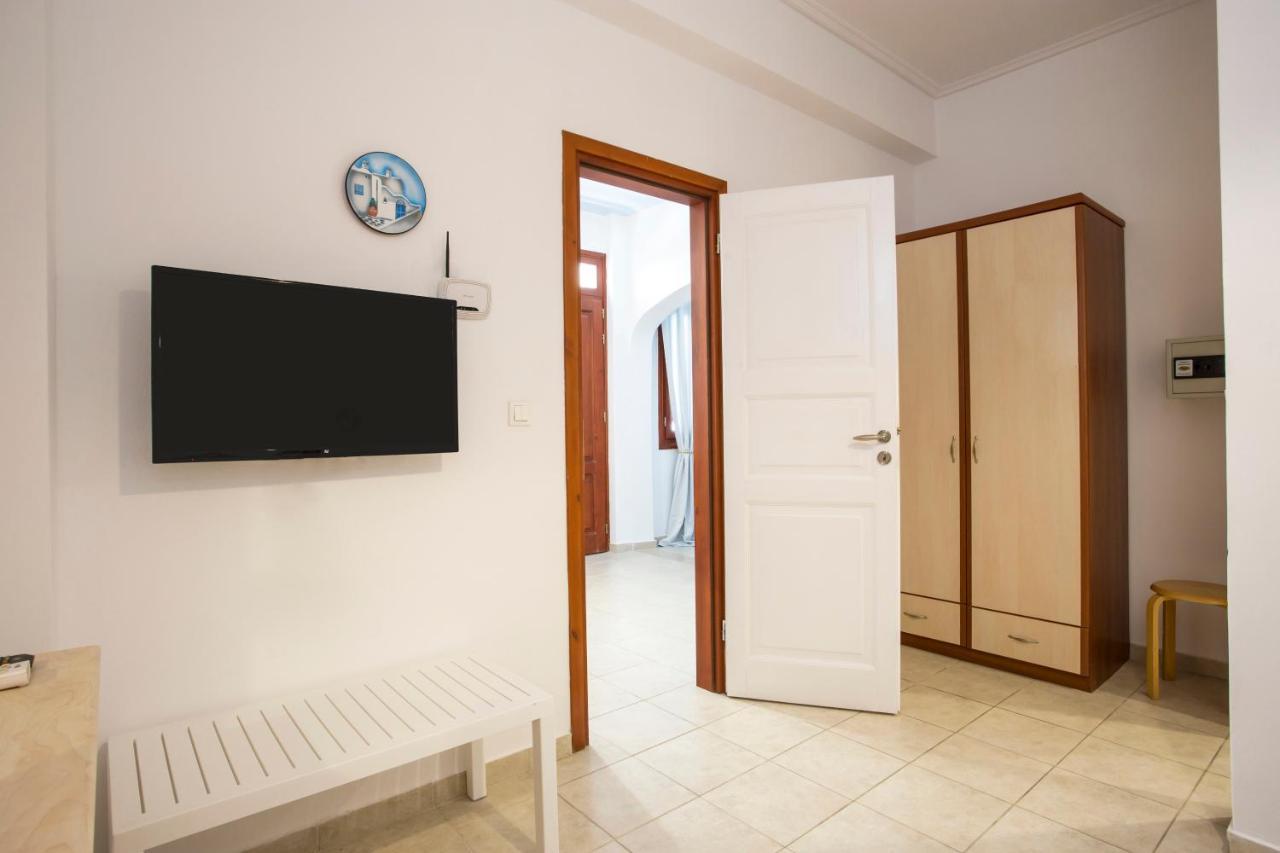 Birds Villa Apartments - Including Car Rental Períssa Extérieur photo