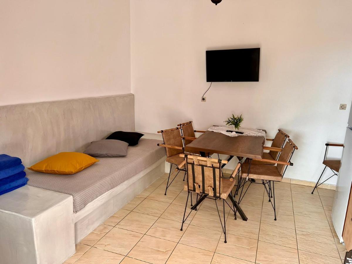 Birds Villa Apartments - Including Car Rental Períssa Extérieur photo