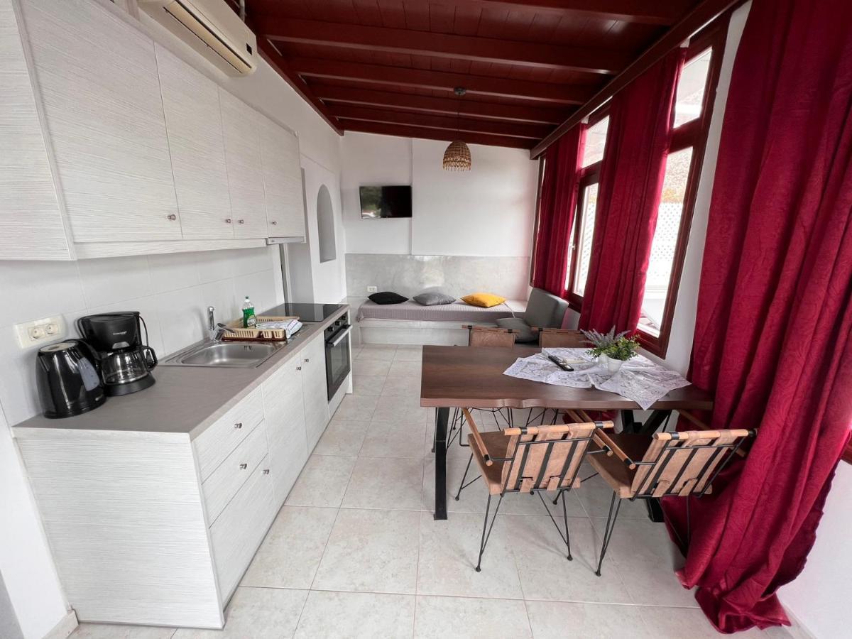 Birds Villa Apartments - Including Car Rental Períssa Extérieur photo