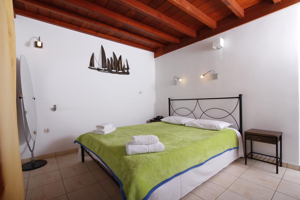 Birds Villa Apartments - Including Car Rental Períssa Extérieur photo