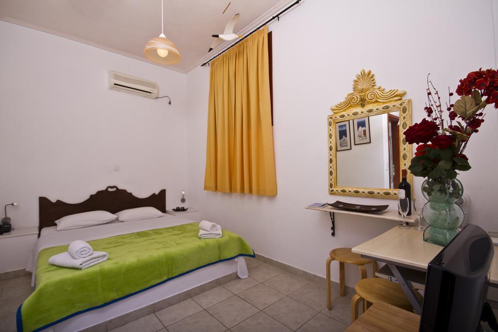 Birds Villa Apartments - Including Car Rental Períssa Extérieur photo
