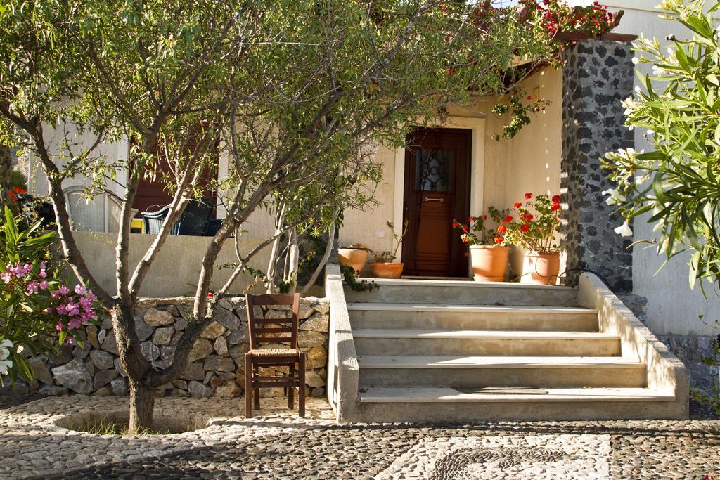 Birds Villa Apartments - Including Car Rental Períssa Extérieur photo