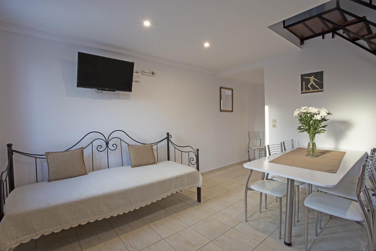 Birds Villa Apartments - Including Car Rental Períssa Extérieur photo